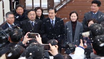 조국, 전북 방문 "내란 이후 세상 우리가 책임질 것"