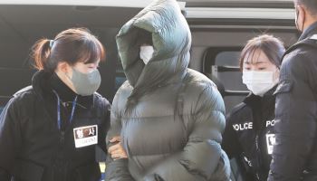 "바르게 살겠다"더니 수갑 차고 돌아온 황하나...아이 아빠는?