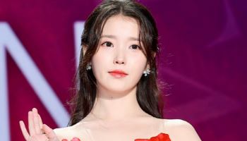 아이유, '에이판 스타 어워즈' 대상…'폭싹 속았수다' 6관왕[종합]