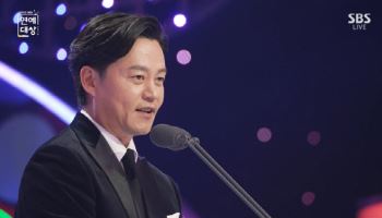 '최우수상' 이서진 "시상식 길어져 욕 나오려 할 때 상 받아"