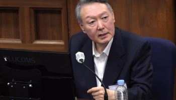 '무상 여론조사' 윤석열·명태균 재판, 내달 27일 시작