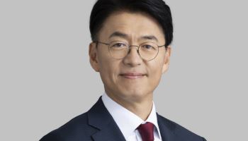 SK AX 김완종 대표 "AI 못한 기업, '서든 데스' 맞이할 수도"