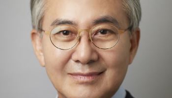 홍석조 BGF 회장 “AI·글로벌 확장으로 대전환 준비할 때”