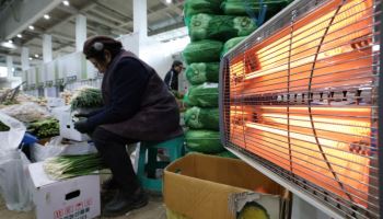 음식점 체감 경기 '뚝'…물가 상승률에 허리 휘는 소상공인