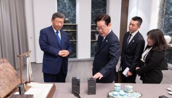 이 대통령, 시진핑에 줄 선물은?…‘중국 전설 속 동물 그림’ 준비