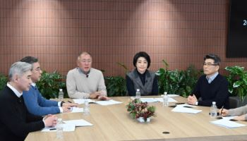 정의선 "AI 내재화에 그룹 미래 달려…충분히 승산 있다"[신년사]
