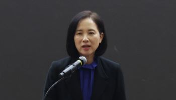 유은혜, '비서관 자녀 학폭 무마 의혹' 임태희 고발