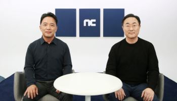 김택진·박병무 엔씨 대표 “IP 확장·모바일 캐주얼 신성장동력으로”
