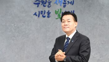 '지지율 42%' 이재준 수원시장, 생활밀착형 정책 '통했다'