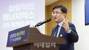 김성환 "文 정부 탈원전-원전 수출 병행 ‘궁색’"…신규 원전 이달중 윤곽 나오나