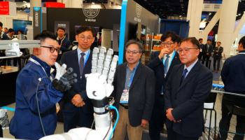 앨리스·이그리스 등…K-휴머노이드 로봇 ‘CES 2026’ 데뷔