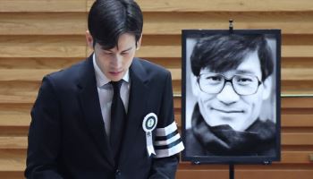 故 안성기 장남, 父 생전 편지 읽으며 눈물..."겸손·정직한 사람 되거라"