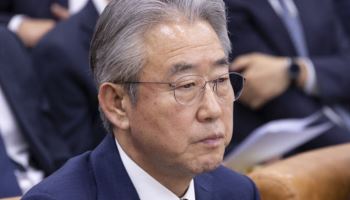 강호동 농협회장 "농민신문 회장·농협재단 이사장직 사임"…중앙회장은 유지