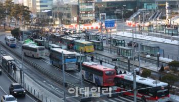 파업에 서울 시내버스 6.8%만 운행…지하철 출근 18%↑