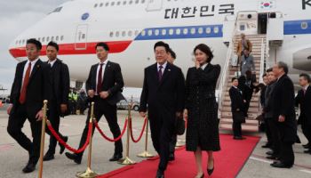 李대통령, 日총리 환대 받아…"예전보다 격상"