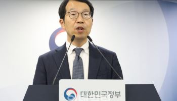 의협 "미래 의사 1만명 부족"…추계위 "불확실" 우려