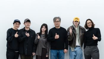 '오징어 게임' 황동혁 감독, 넷플릭스 새 시리즈 제작…캐스팅 공개