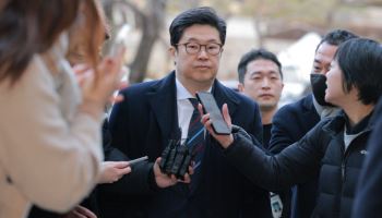 김병주·김광일 구속 기각에도…홈플러스 회생은 ‘첩첩산중’