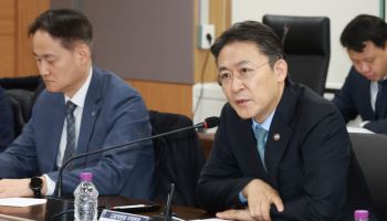 권대영 "은행지주, 나눠먹기식 지배구조에 안주"…3월까지 개선 방안 마련
