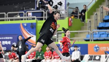 강경민 결승 7m골…SK슈가글라이더즈, 삼척시청에 1점차 신승