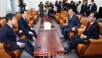 여야 '쌍특검' 협상 또 결렬…與 "신천지 왜 빼나" 野 "별도 특검해야"