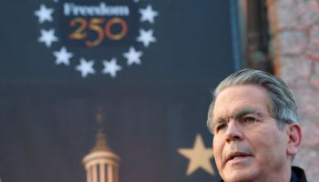 대서양 무역전쟁에 유럽증시 급락...美증시는 휴장