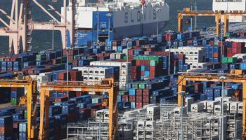 韓. 올해 성장률 전망치 두달 새 1.8%→ 2%…반도체 핵심 '견인차'