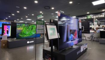‘월드컵 특수’도 안 듣는 TV 시장…삼성·LG 돌파구는