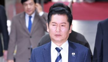 "뉴스보고 알았다"…정청래, 합당 깜짝 제안에 당내 반발