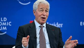 JP모건·아마존 CEO, 다보스서 트럼프에 쓴소리 왜?