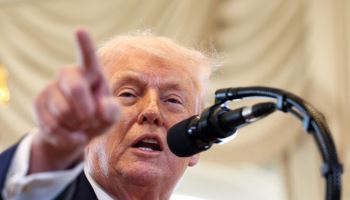 닛케이 "트럼프, 제왕처럼 군림…美통치시스템 손상 우려"