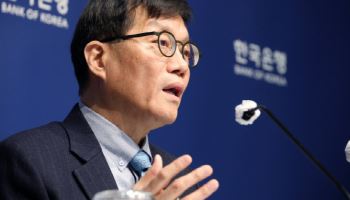  시장과 싸우는 외환당국