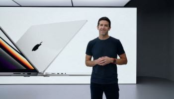 팀쿡 후계자는 존 터너스?…애플, 디자인 총괄도 맡겨