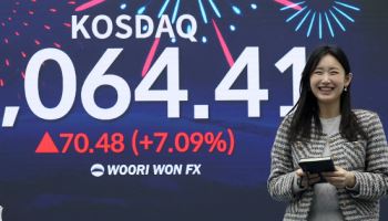 코스닥, 4년 만에 '천스닥' 회복…이차전지가 끌고 바이오가 밀고
