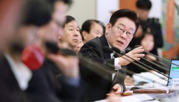 [현장에서]李대통령이 지적한 ‘느림보 국회’ 만든 주범은