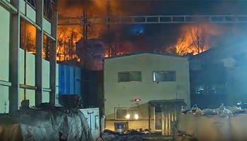 경남 김해 산불에 262명 투입...산림당국 "야간에도 총력 대응"