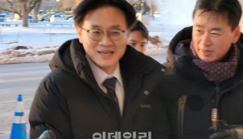 "내일 다시 만난다"…김정관, 러트닉과 '관세갈등' 결론 못내