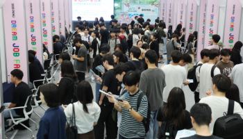 "4년제 나와도 취업난"…전문대 취업률이 9%p 더 높았다