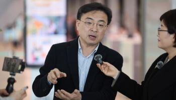 신장식 "400억 채무설 사실 아냐…밀약도 없어"