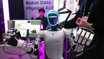 AI, 선진국 ‘엘리트 청년’ 일자리부터 흔든다