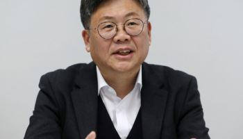 "보이는 만큼 정책 질 높아져..100세 시대, 100개 자격증 완주"