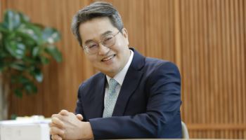 '해결사' 김동연, 민주당 레이스에서 또 '단독 선두'