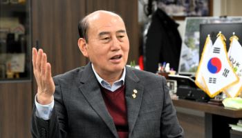 "누구도 못 나선 해묵은 과제들, 조용하지만 치열하게 해결"