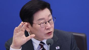 이 대통령, 또 새벽에 글…“똘똘한 ‘한 채’ 갈아타기? 안 하는게 이익”