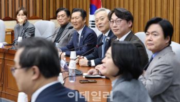 정청래 만난 與 초선 "합당으로 당 분열되는 것 막아야"
