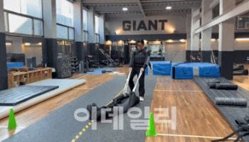 숨이 턱, 손가락 덜덜…`아이언맨`도 진땀 뺀 경찰 체력시험[르포]
