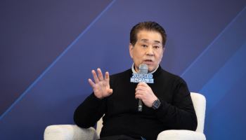 장인화 포스코 회장 "AI 전환 빨리해야 살아남아"