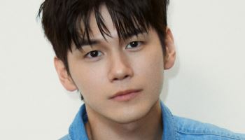 배우 옹성우, 차은우·김선호 탈세 의혹 속…판타지오와 재계약 체결