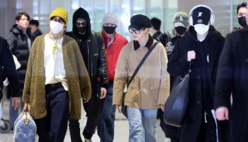 컴백 앞둔 방탄소년단, 해외 일정 마치고 '완전체' 귀국