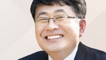 '술자리서 기자 폭행' 최원식 당협위원장 벌금형 선고